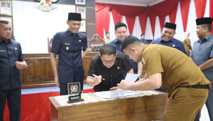 Rapat Paripurna DPRD Musirawas Utara bahas LKPJ 2025, Wabup Paparkan Capaian Kinerja dan Keuangan Daerah