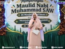 Wakil Wali Kota Hj. Bertha Hadiri Peringatan Maulid Nabi Muhammad SAW di Masjid Al-Furqon